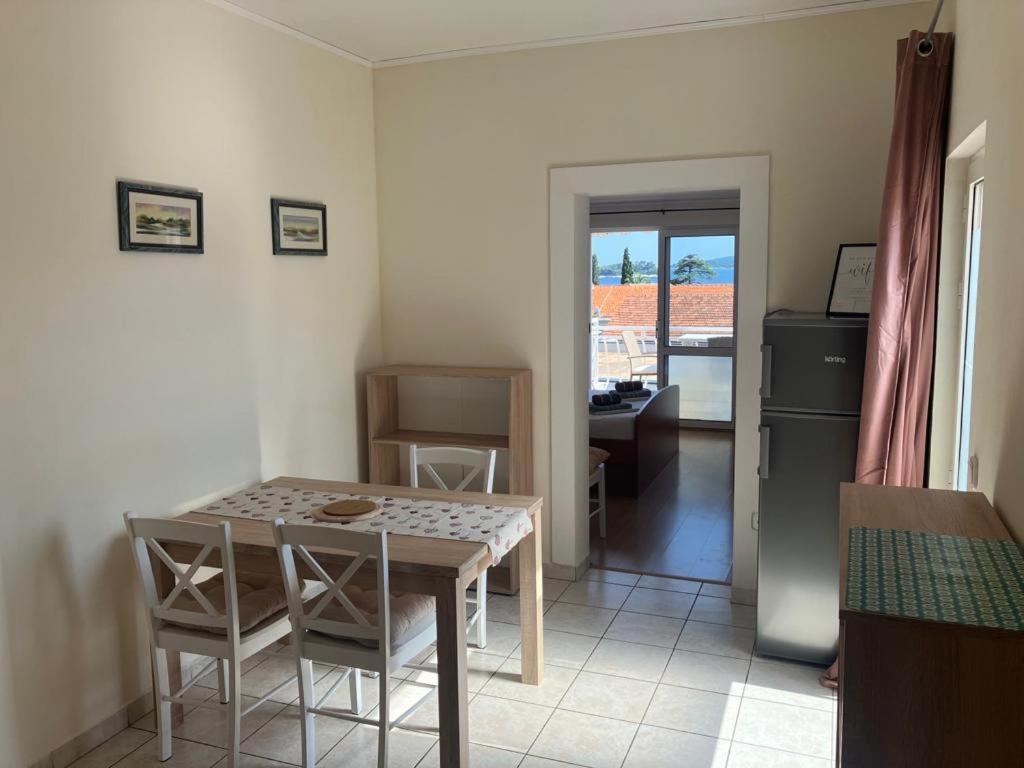 Apartmani Fani 2 Min Walking From Sea Orebic Ngoại thất bức ảnh